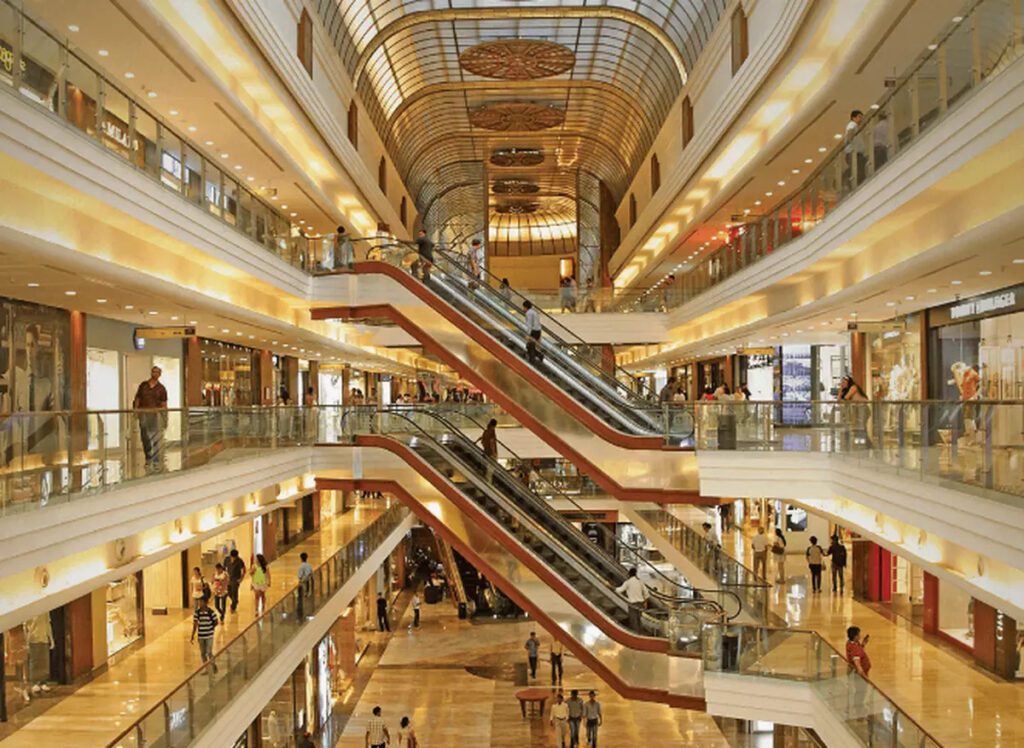 Entertainment and Leisure: A Vibrant Social Scene in Andheri